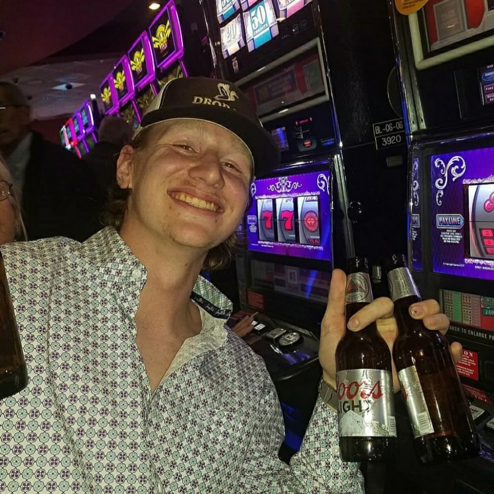 Meet your Posher, Devin